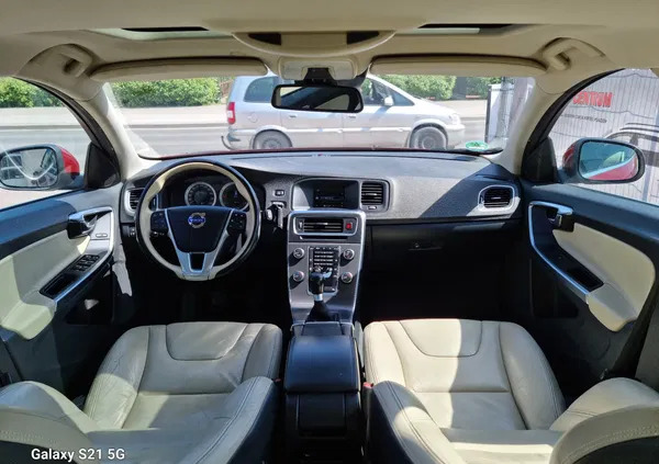 volvo mazowieckie Volvo V60 cena 33900 przebieg: 228000, rok produkcji 2011 z Sulejówek